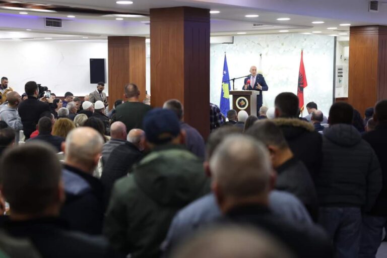 Haradinaj prezanton kandidatët në Rahovec