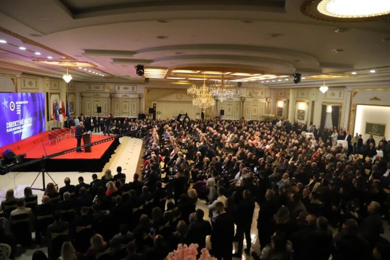 Haradinaj në Prizren, publikon kandidatët për deputetë dhe premton paga të majme për qytetarët