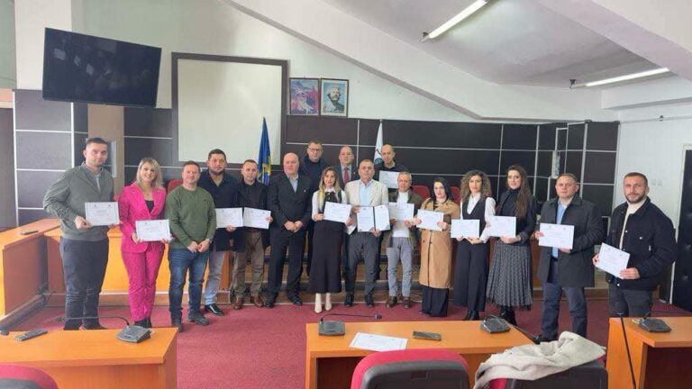 Certifikohen mësimdhënësit e trajnuar nga “Lions Quest” në Malishevë
