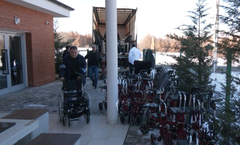 Mërgimtari për herë të dytë brenda vitit dhuron donacion në QMF-në e Xërxës së Rahovecit