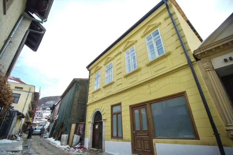 Restaurimi i rrugës “Marin Barleti” në Prizren: Mbi 1 milion euro të shpenzuara, puna vazhdon