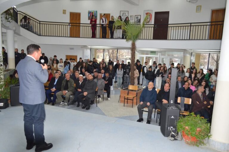 SHMP “Lasgush Poradeci” shënoi Ditën e Shkollës
