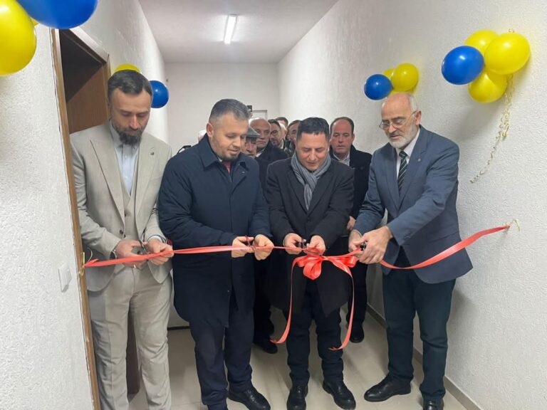 Hapet marketi humanitar në Malishevë