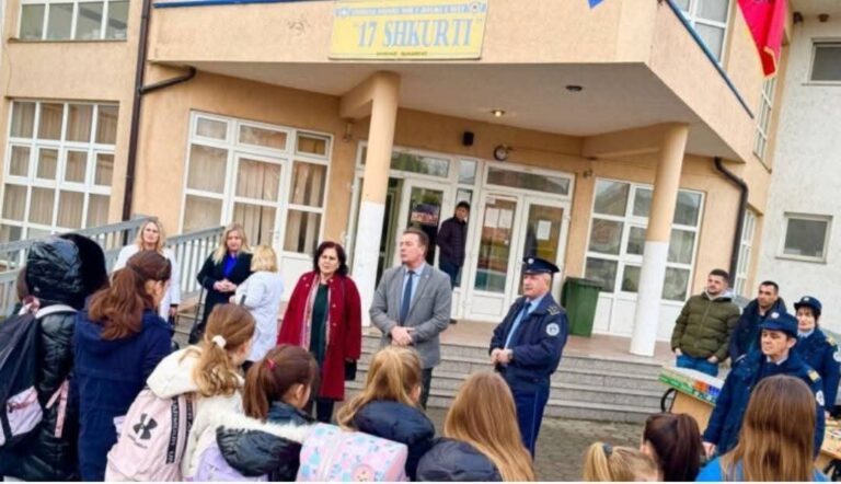 Pas incidentit me qenin, Policia dhe Drejtoria e Arsimit në Suharekë me aktivitet motivues për nxënësit e shkollës në Shirokë
