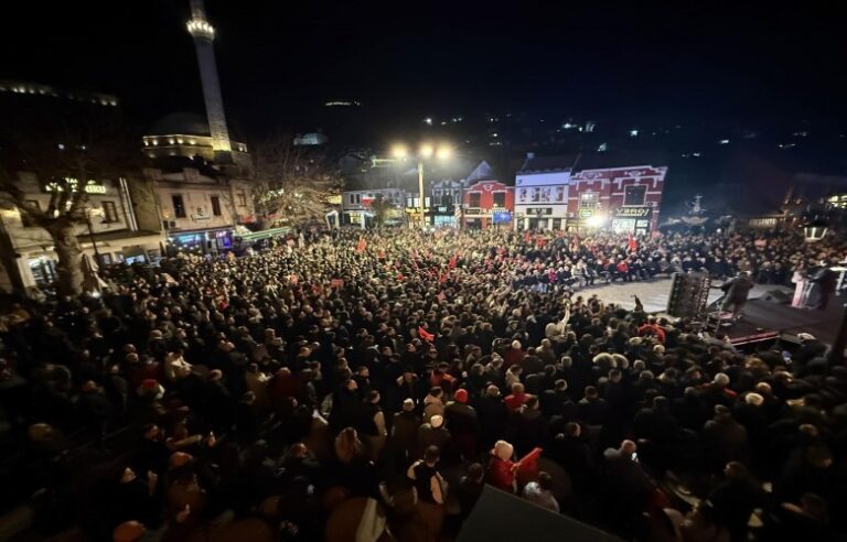 Kurti në Prizren: Do t`i vazhdojmë punët e mira në ngritjen e mirëqenies