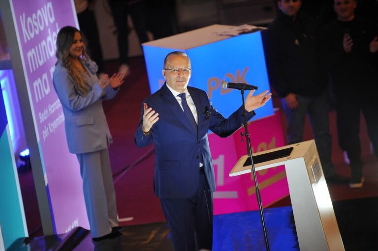 Hamza në Rahovec premton 6 miliardë euro investime dhe rritje pagash