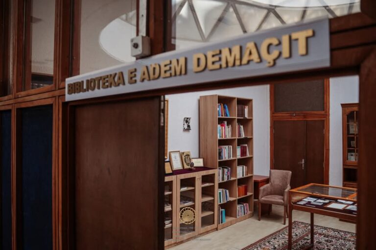 Biblioteka e Adem Demaçit në BKK, me fonde të rralla