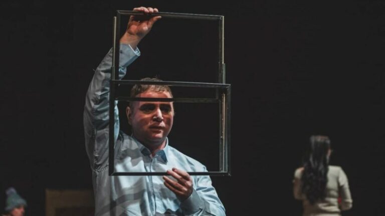 Teatri “Bekim Fehmiu” publikon programin e shfaqjeve për muajin shkurt