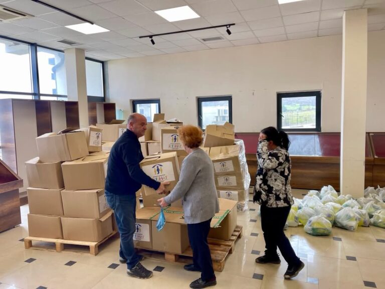 Solidaritet Bajrami: 130 familje në Malishevë ndihmohen me pako ushqimore
