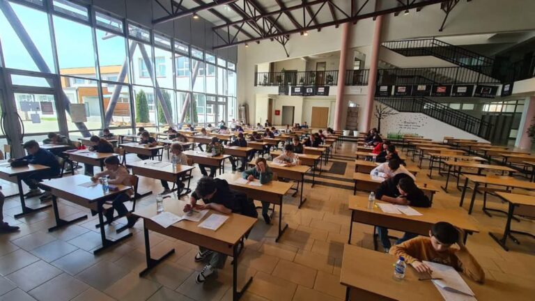 Suhareka nikoqire e garës ndërkombëtare të matematikës “Kangaroo Kosova 2025”