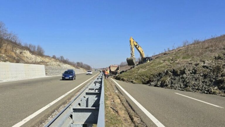 Pas shembjes së dheut, hapet për qarkullim autostrada Vërmicë-Prishtinë