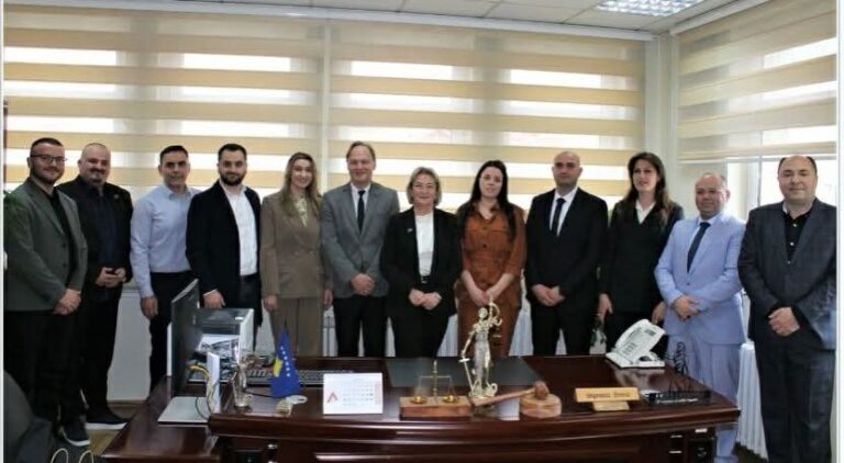 Noterët e rinj nisin zyrtarisht detyrën në Prizren, Suharekë dhe Mamushë