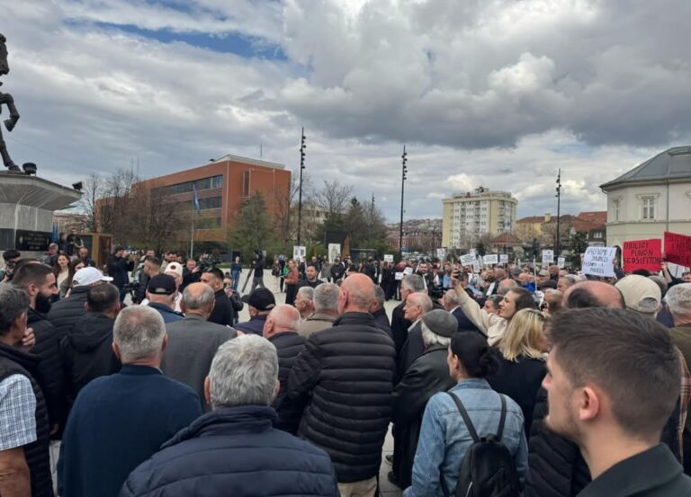 ”Asnjë cent më shumë”, paralajmërohen protesta nëse shtrenjtohet rryma