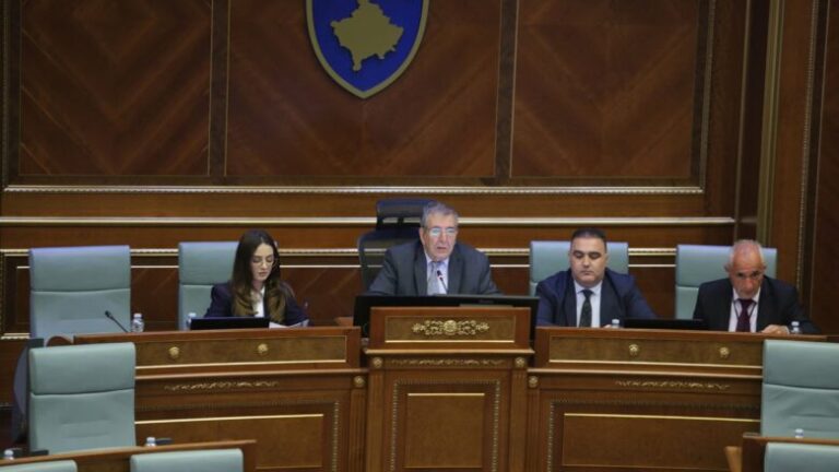 Mbyllet seanca konstituive, ende pa filluar