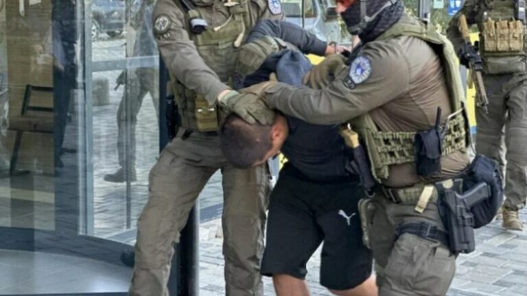 Arrestimi i 16 serbëve në Gjakovë dhe Prizren – gjithçka që dihet për lidhjet e tyre me inteligjencën ushtarake dhe grupet terroriste
