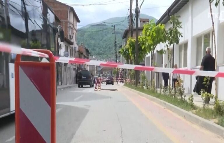 Disa herë punime në 200 metra rrugë në aksin `De Rada` në Prizren