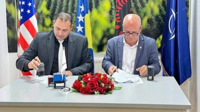 Komuna e Rahovecit nënshkruan marrëveshje bashkëpunimi me Postën e Kosovës dhe Policinë e Kosovës