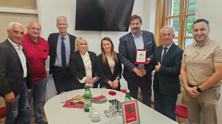 Dragashi forcon lidhjet me Purkersdorfin e Austrisë