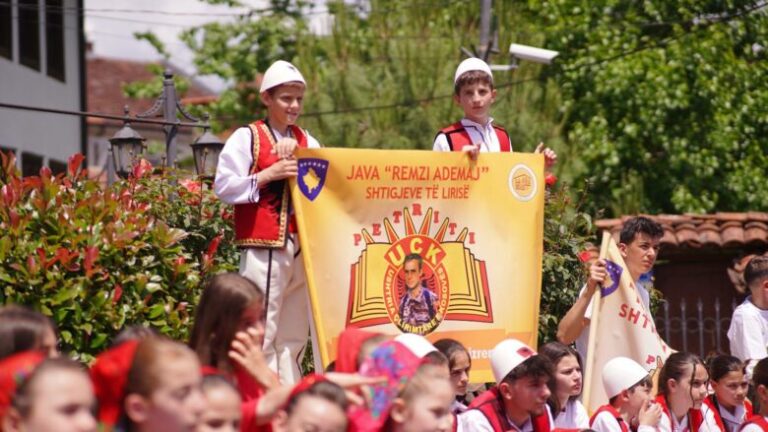 Prizreni nderon Komandant Petritin, hapet “Java e Remzi Ademaj – Shtigjeve të Lirisë”