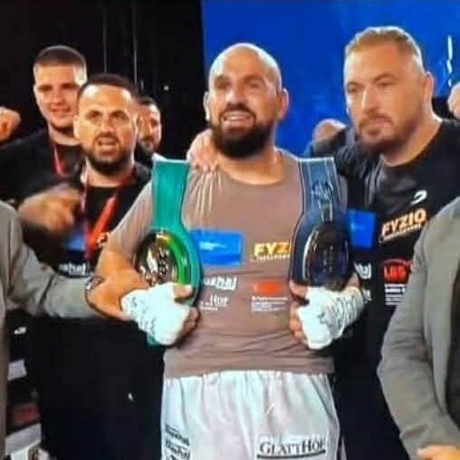 Xhoxhaj mposht Alievin, mbron titullin EBU dhe fiton WBC International – synon elitën botërore të peshave të rënda