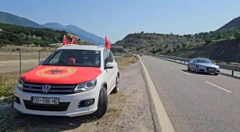 Fundjava shënon fluksin më të madh në Pikën Kufitare të Morinës, mbërrijnë edhe tifozë të zjarrtë të Kombëtares Shqiptare