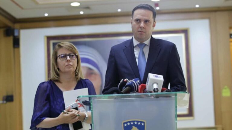 Përfundon takimi i liderëve – Abdixhiku: Një farsë publike, Kurti me qëndrime të pandryshuara