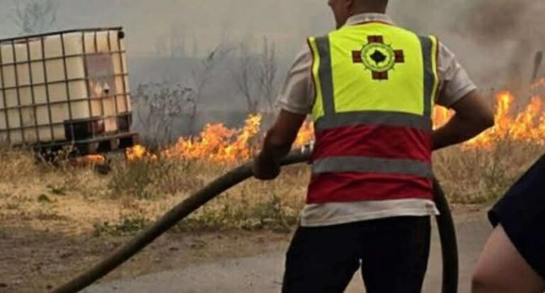 37 vatra zjarri të regjistruara në vend, 18 ende aktive
