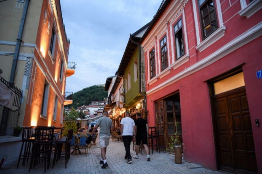 Rrugës “Marin Barleti” në Prizren po i rikthehet identiteti historik