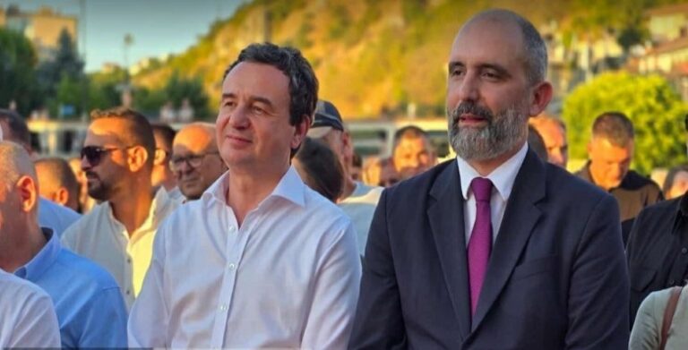 Albin Kurti prezanton Artan Abrashin kandidat për kryetar të Prizrenit