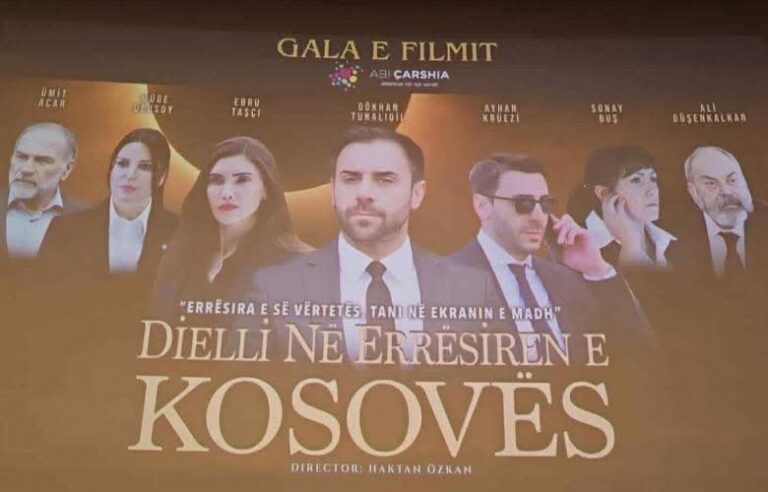 Në Prizren, u shfaq premiera e filmit “Dielli në errësirën e Kosovës”