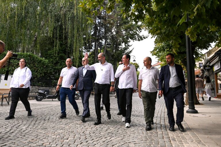 Kurti në Prizren: Me Abrashin kryetar, qyteti punon 365 ditë në vit