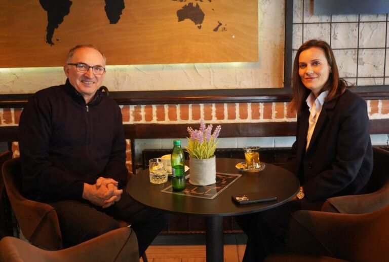 Një kafe për Prizrenin: Totaj dhe Balaj-Halimaj takohen në prag të balotazhit