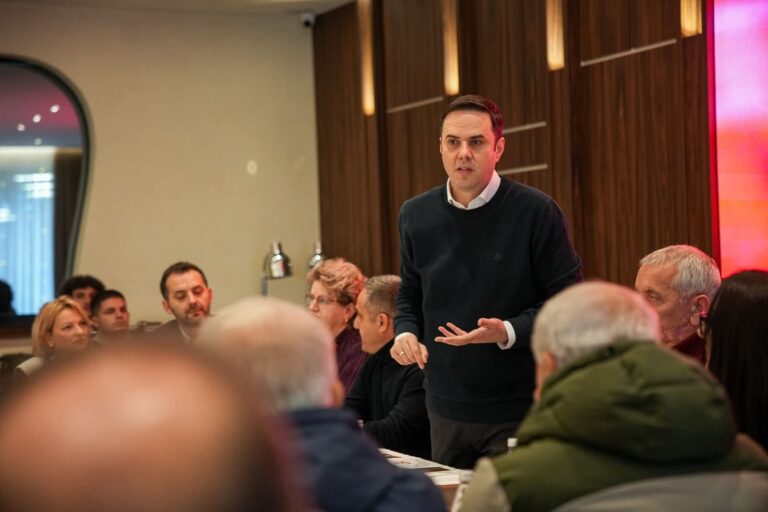 Abdixhiku në Prizren, kritikon VV’në: 6 vite dështime dhe patriotizëm fals, Serbinë e përmendin për propagandë