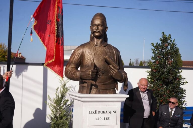 Zbulohet përmendorja e Lekë Dukagjinit në Shpenadi të Prizrenit