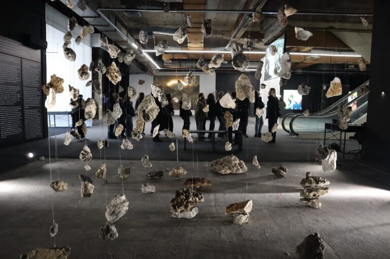 Nxënësit nga Peqani i Suharekës vizitojnë “Reporting House”, njihen me historinë bashkëkohore të Kosovës