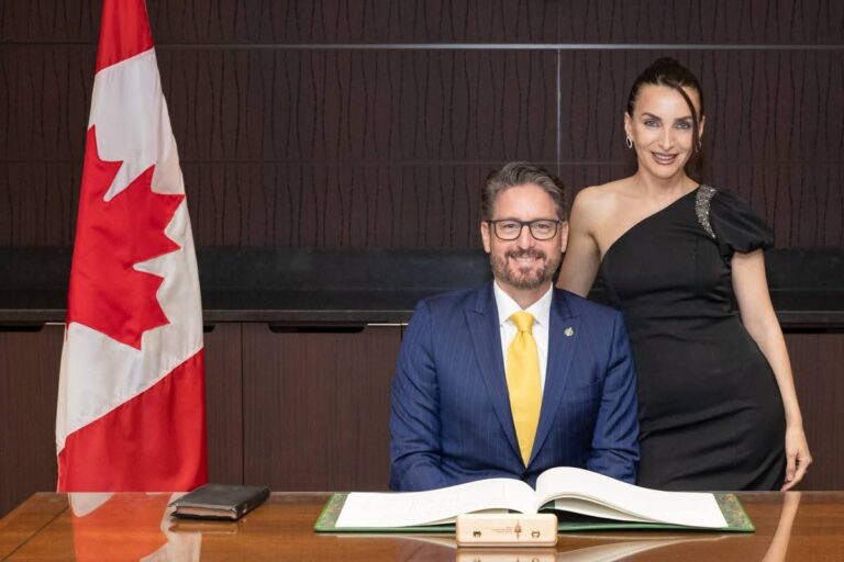 Deputeti kanadez, dhëndër i Kosovës uron 18-vjetorin e Pavarësisë, ka një porosi për vizitorët: Shkoni në Rahovec