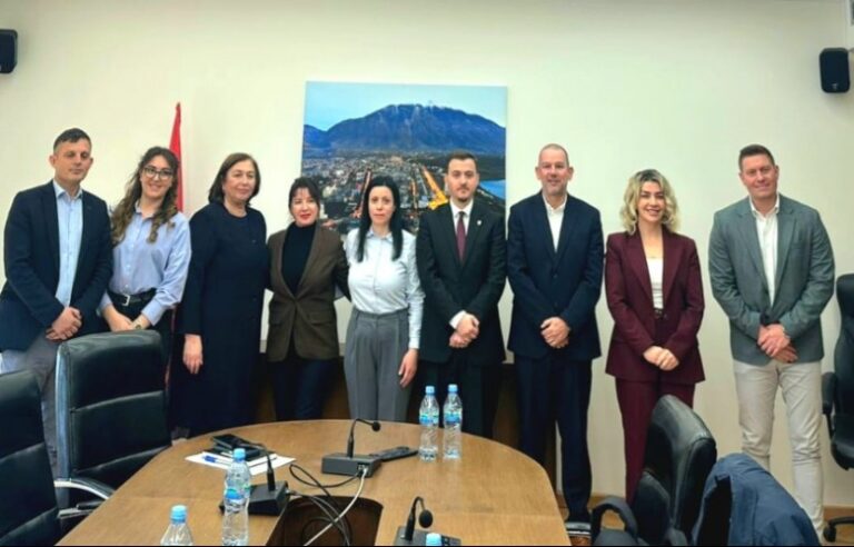 Prokuroritë nga Prizreni e Kukësi dakordohen për forcim bashkëpunimi