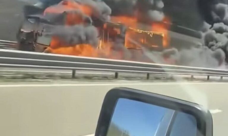 Digjet kamioni në autostradën “Ibrahim Rugova”, pramje dramatike