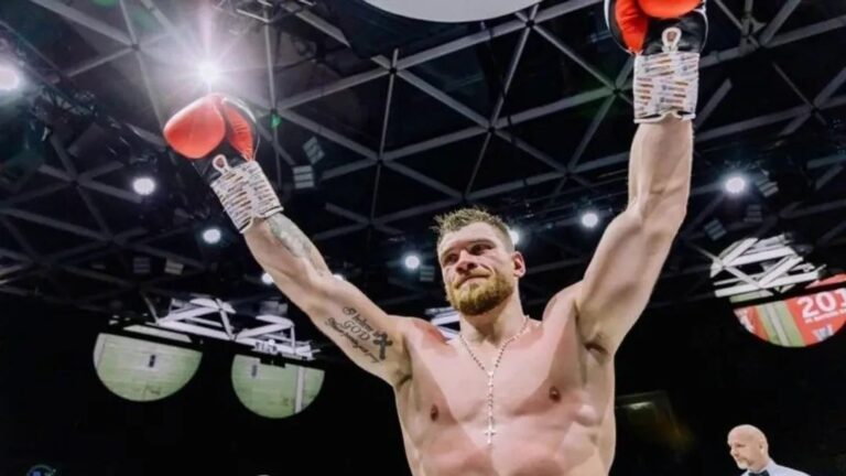 Jurgen Uldedaj e mbron titullin e kampionit të botës, e rrah britanikun Nnmadi