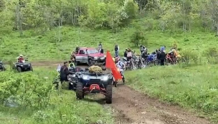 Mbi 200 motoristë ngjiten në bjeshkët e Pashtrikut, përshkojnë ‘Shtegun e Lirisë’ në nderim të heronjve të UÇK-së