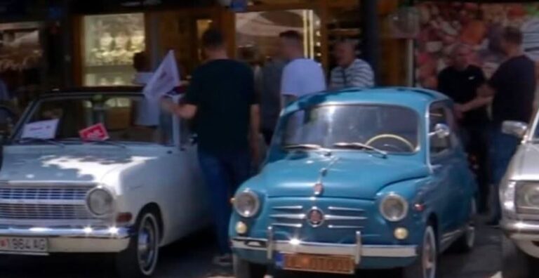 “Oldtimer-ët” në Prizren – Makina “arkaike” në qytetin e vjetër