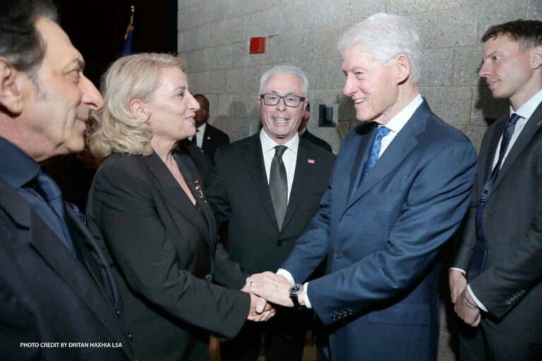 Shkurte Fejza takon ish-presidentin Clinton: Mirënjohje nga zemra në emër të popullit të Kosovës