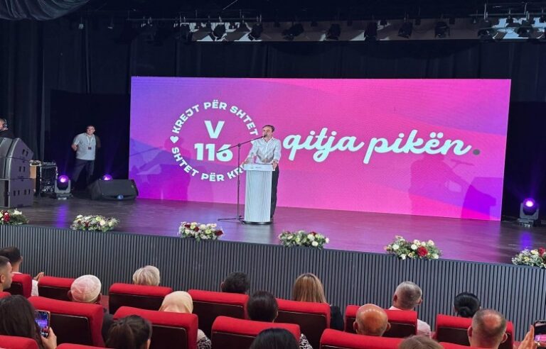 Kurti në Suharekë premton mbështetje për bujqësinë, nënat dhe fëmijët